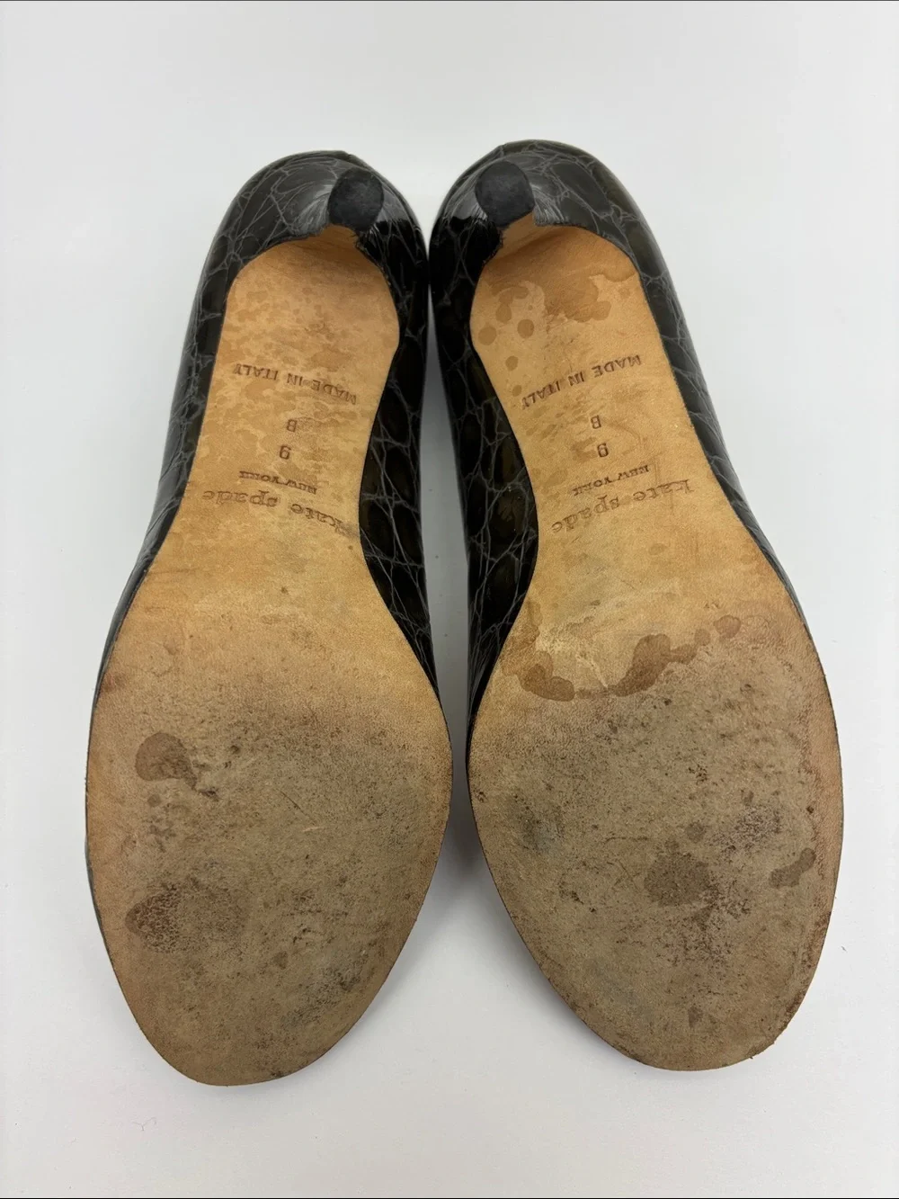 Kate Spade Croc embossed pumps in size 9 B, box 27